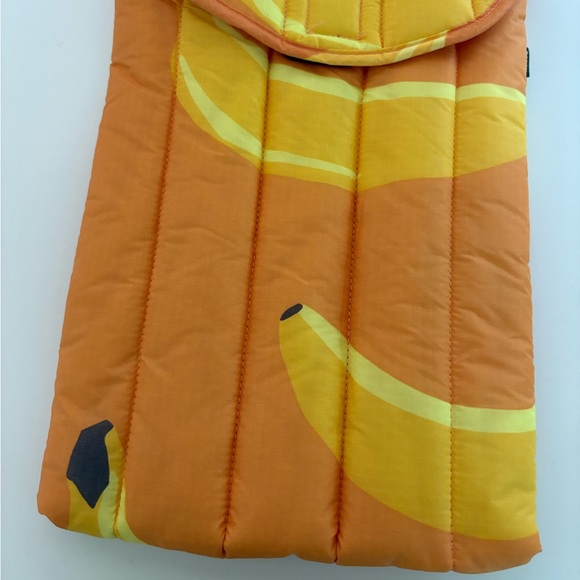 NWOT BAGGU 13" Banana Print Puffy Laptop Sleeve - Picture 4 of 15